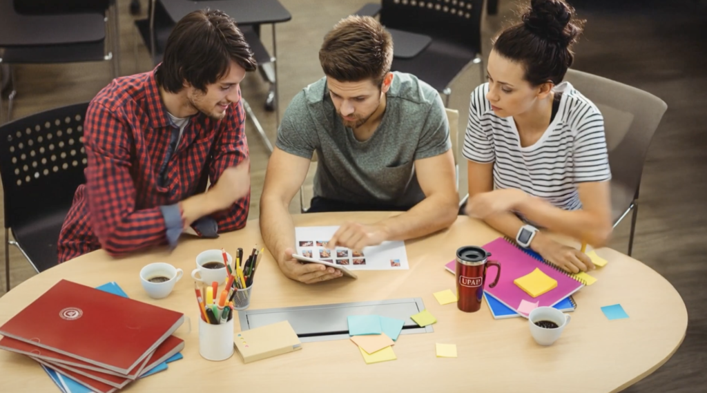 MENTES DE IMPACTO: FACULTAD DE CIENCIAS EMPRESARIALES