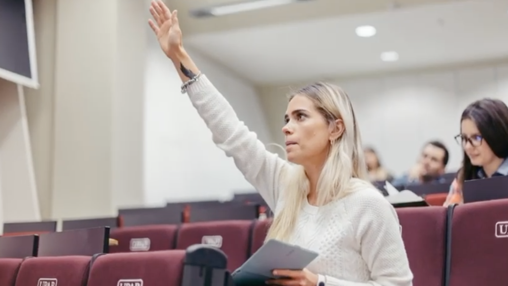 AGENTES DE CAMBIO: FACULTAD DE CIENCIAS SOCIALES Y HUMANIDADES